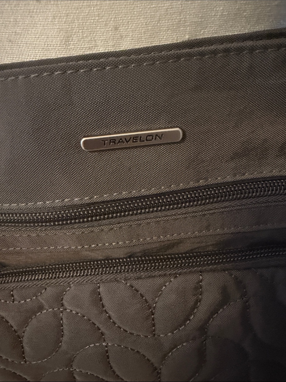 Travelon Quilted Crossbody Shoulder Bag - Gray Anti-Theft - Picture 3 of 15